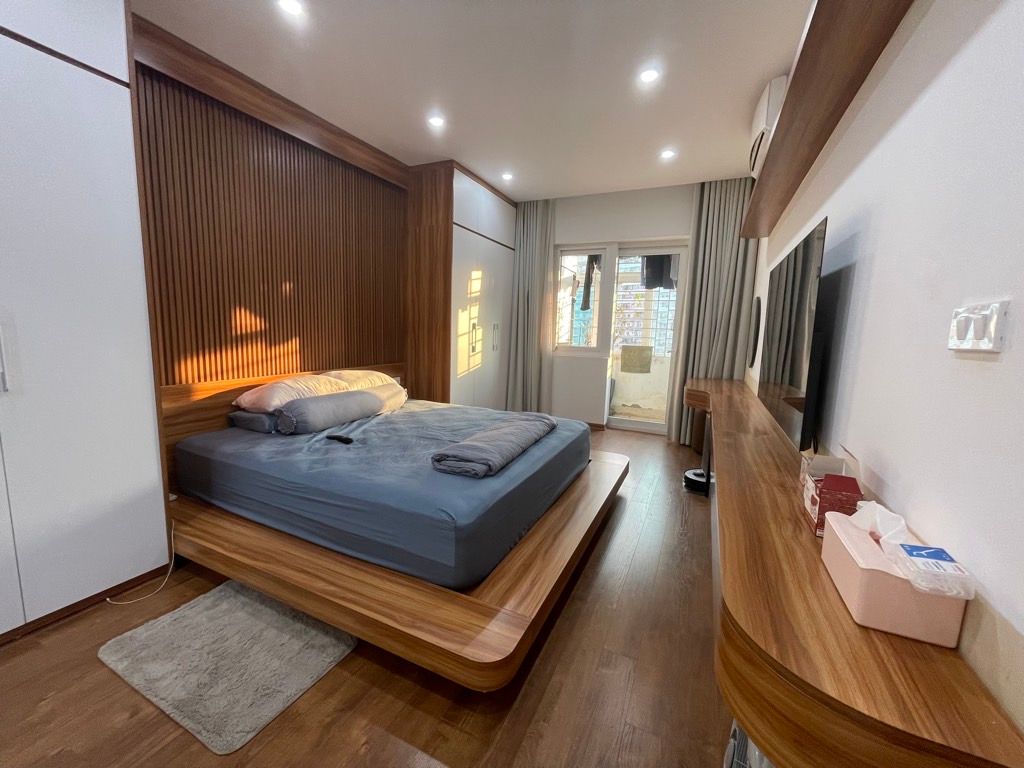 Bán nhà Hoàng Đạo Thúy - diện tích 110m2 1 tầng - Căn góc, giá 9,9 tỷ