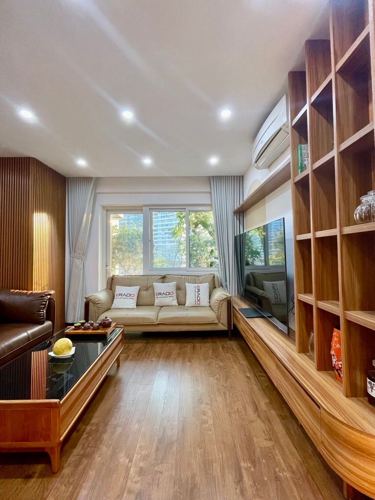 Bán nhà Hoàng Đạo Thúy - diện tích 110m2 1 tầng - Căn góc, giá 9,9 tỷ