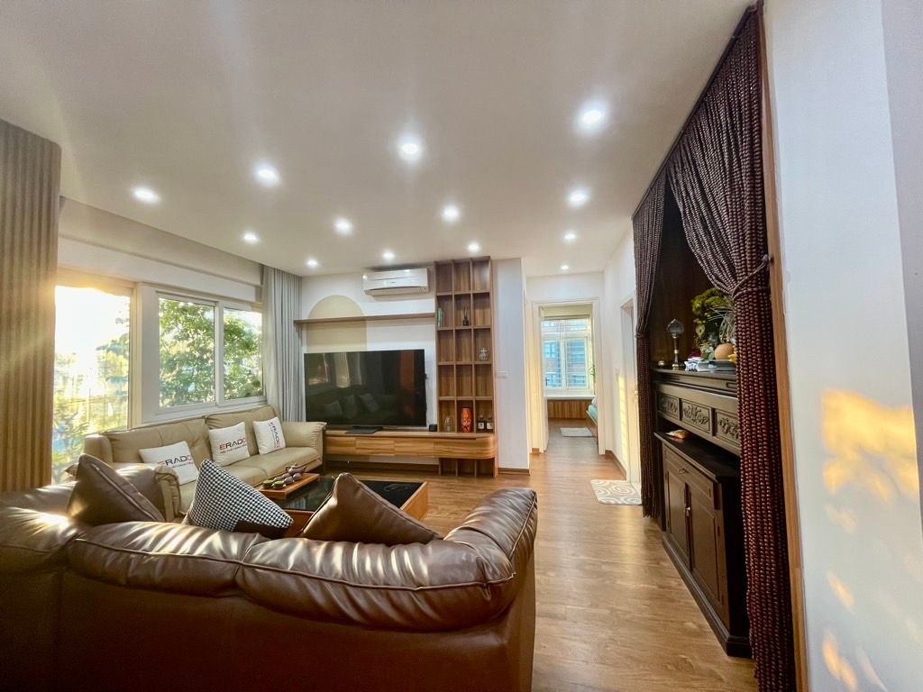 Bán nhà Hoàng Đạo Thúy - diện tích 110m2 1 tầng - Căn góc, giá 9,9 tỷ