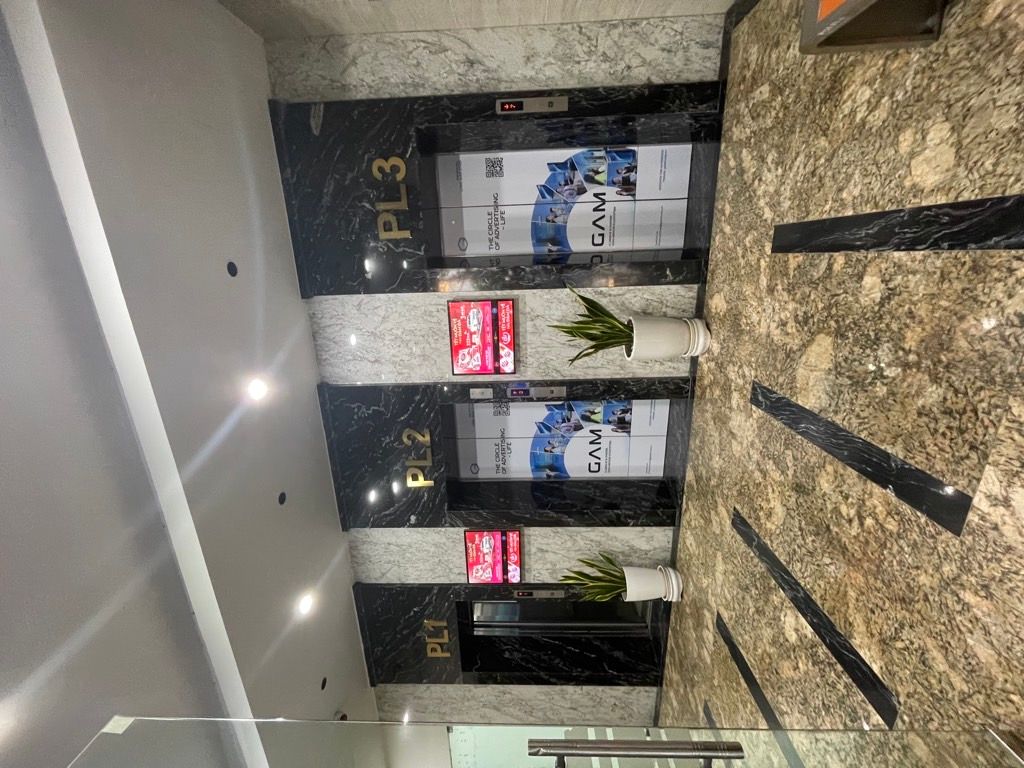 Bán nhà Hoàng Đạo Thúy - diện tích 110m2 1 tầng - Căn góc, giá 9,9 tỷ