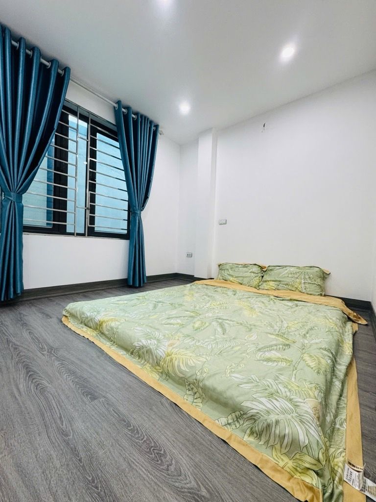 Bán nhà Bằng Liệt - diện tích 30m2 5 tầng - ô tô tránh 10m - giá 8,3 tỷ