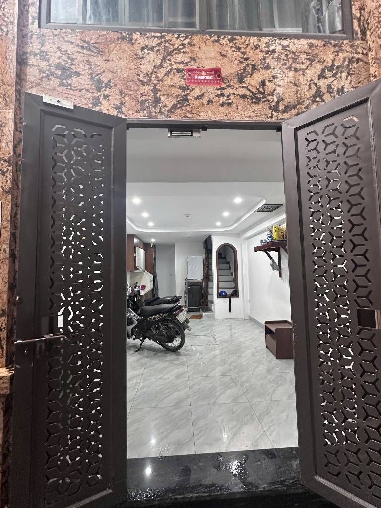 Bán nhà Khương Thượng - diện tích 30m2 6 tầng - 5 phòng ngủ khép kín - giá 9,3 tỷ