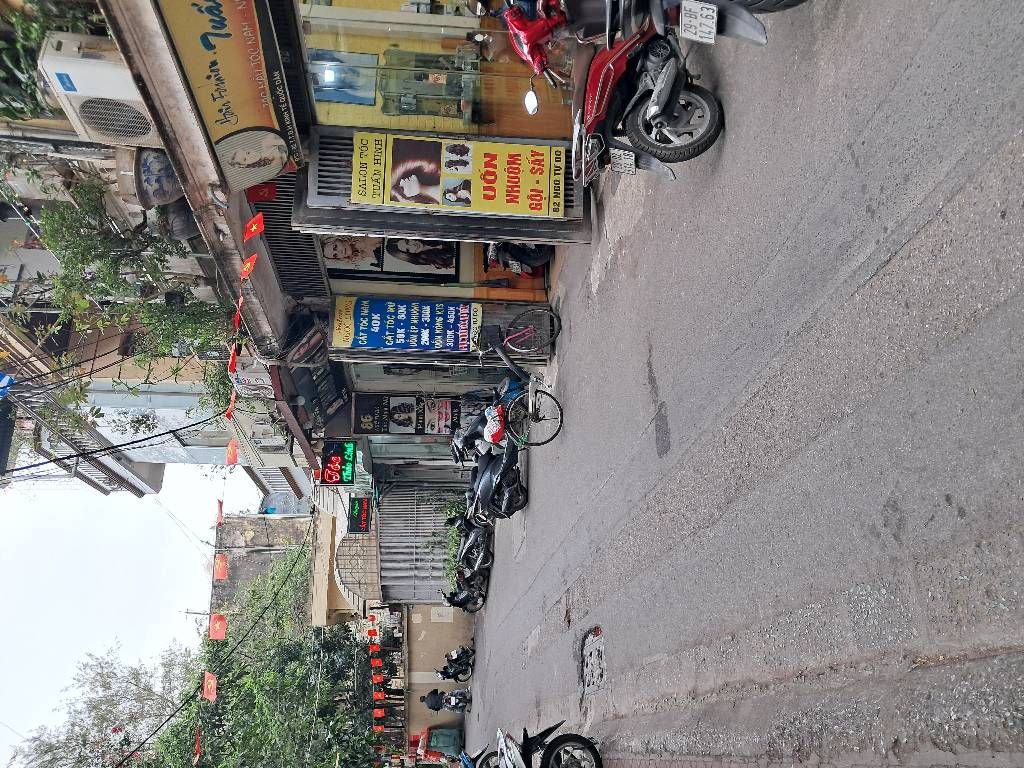 Bán nhà Ngõ Tự Do - diện tích 65,4m2 4 tầng - ô tô tránh - giá 22 tỷ