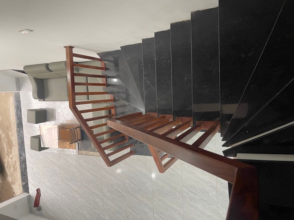 Bán nhà Định Công Thượng - diện tích 41,6m2 3 tầng - Ô tô tránh - giá 3,6 tỷ