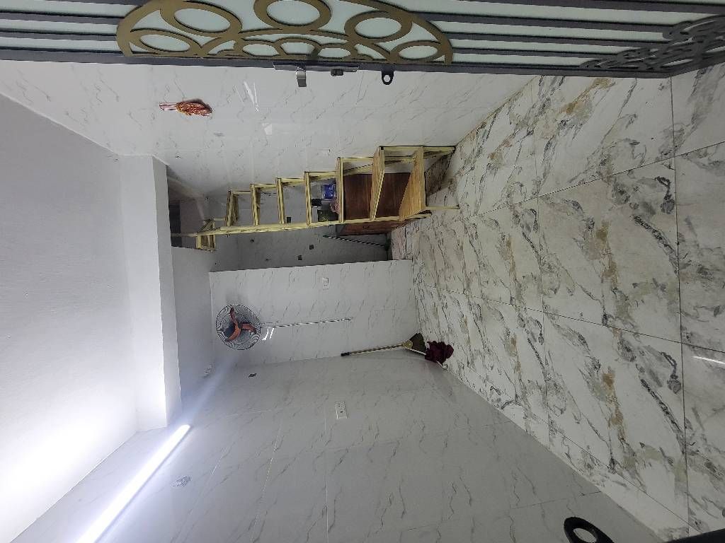 Bán nhà Trần Khát Chân - diện tích 12m2 4 tầng - Cạnh hồ Thanh Nhàn, công viên Võ Thị Sáu - giá 1,75 tỷ