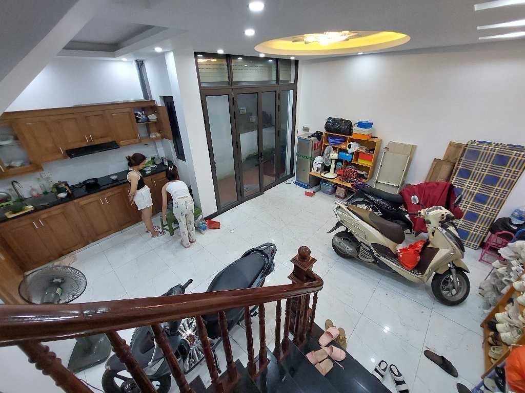 Bán nhà Tam Trinh - diện tích 38m2 5 tầng - Căn nhà vị trí rất đẹp, nói không với quy hoạch - giá 10,5 tỷ