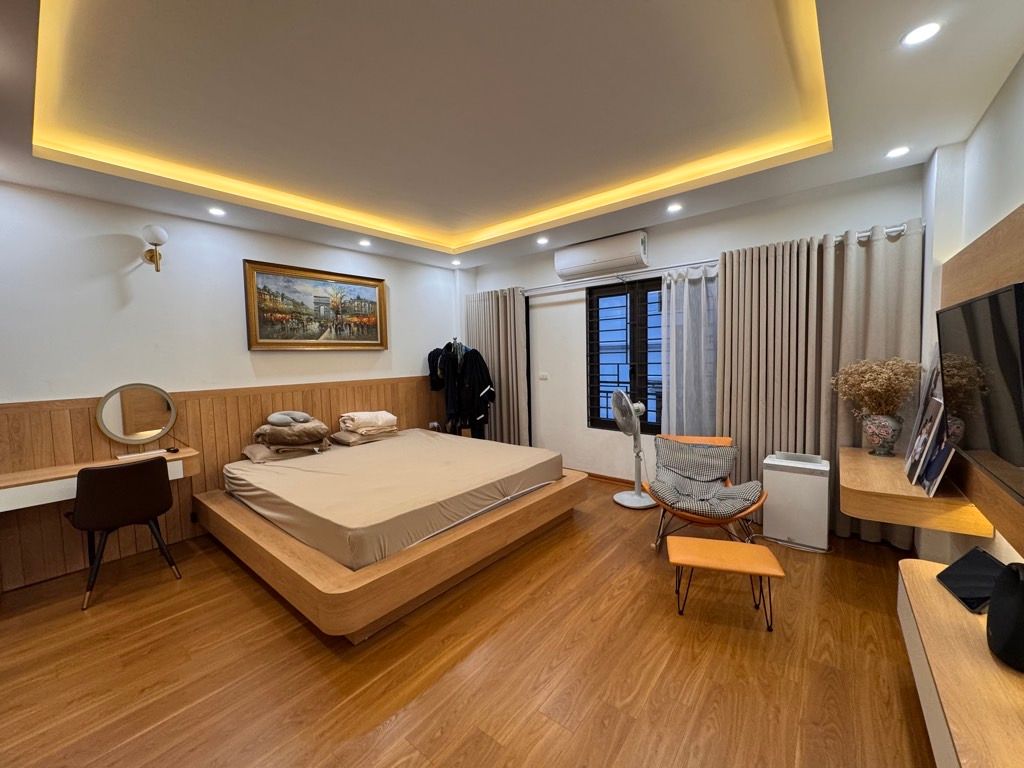 Bán nhà Đầm Trấu - diện tích 48m2 6 tầng - Ô tô đỗ cửa - giá 15,95 tỷ