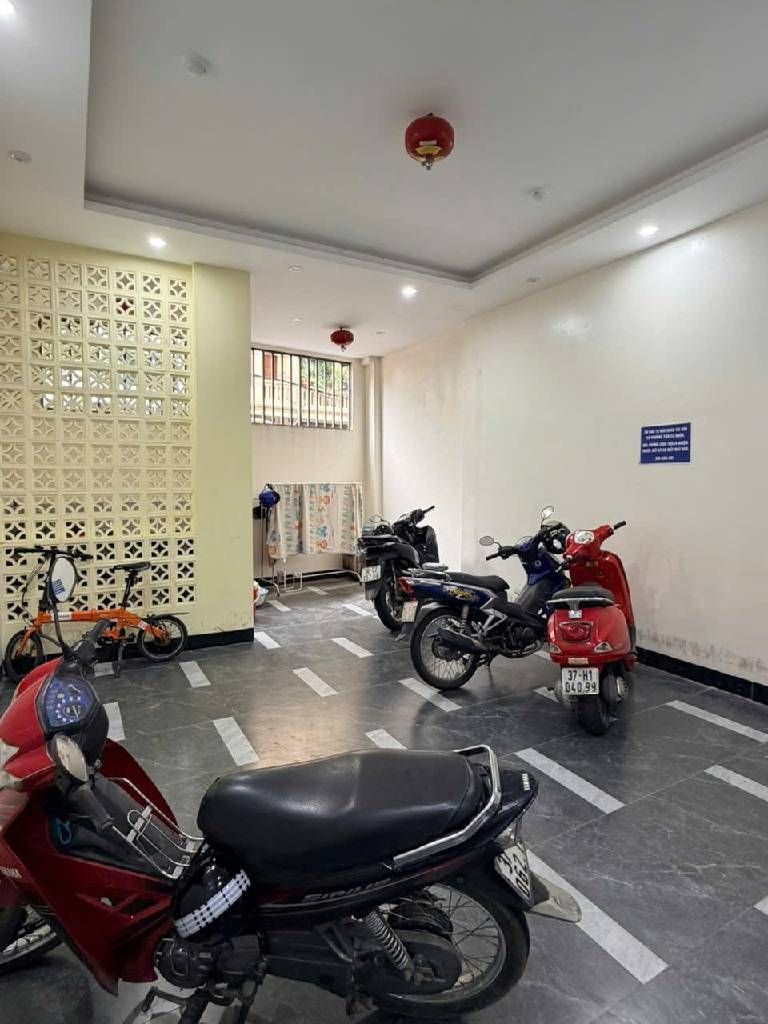 Bán nhà Bạch Đằng - diện tích 70m2 6 tầng - Ô tô đỗ cửa - giá 24 tỷ