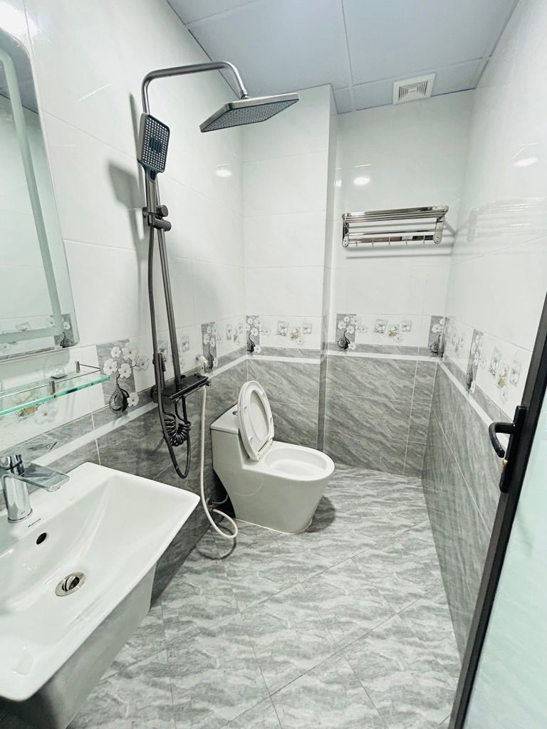 Bán nhà Thuý Lĩnh - diện tích 30m2 5 tầng - Thang máy - giá 7,4 tỷ