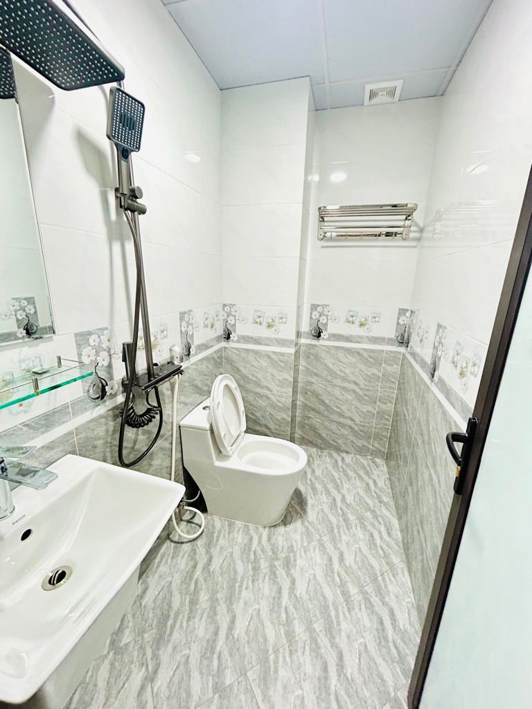 Bán nhà Thuý Lĩnh - diện tích 30m2 5 tầng - Thang máy - giá 7,4 tỷ