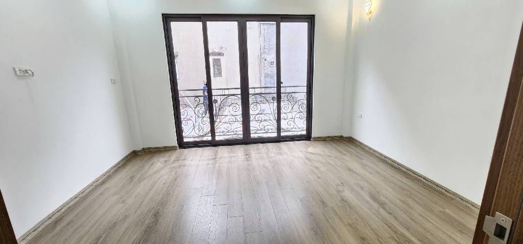 Bán nhà Ngõ Trại Cá - diện tích 51.7m2 5 tầng - Thang máy - giá 11,85 tỷ