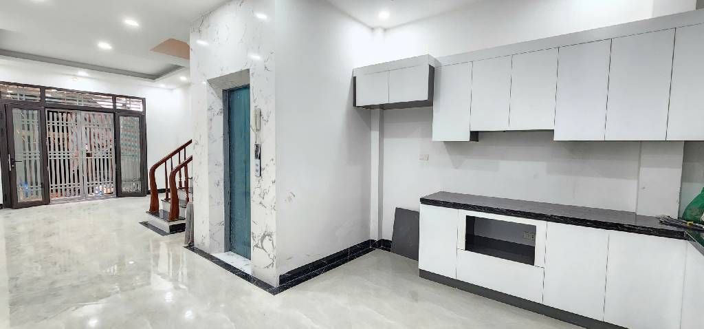 Bán nhà Ngõ Trại Cá - diện tích 51.7m2 5 tầng - Thang máy - giá 11,85 tỷ