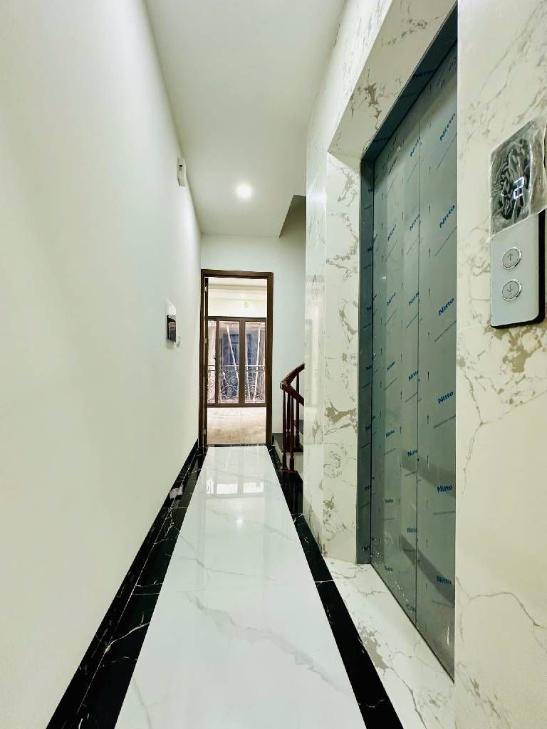 Bán nhà Ngõ Trại Cá - diện tích 51.7m2 5 tầng - Thang máy - giá 11,85 tỷ