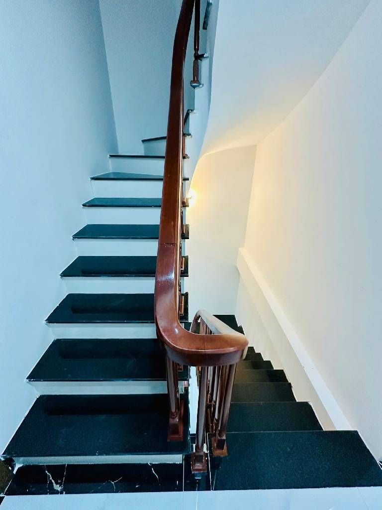 Bán nhà Ngõ Trại Cá - diện tích 51.7m2 5 tầng - Thang máy - giá 11,85 tỷ