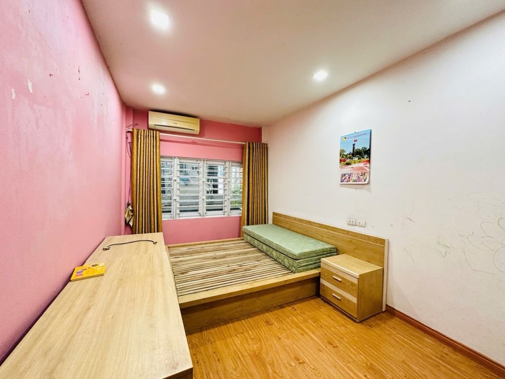 Bán nhà Định Công Thượng - diện tích 39m2 3 tầng - Nhà đẹp hiếm có - giá 3,35 tỷ