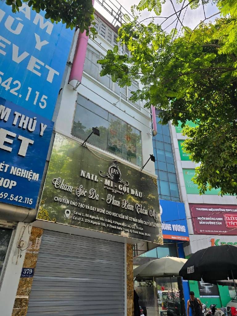 Bán nhà Nguyễn Trãi - diện tích 25m2 5 tầng - Mặt phố thênh thang, lô góc - giá 4,2 tỷ