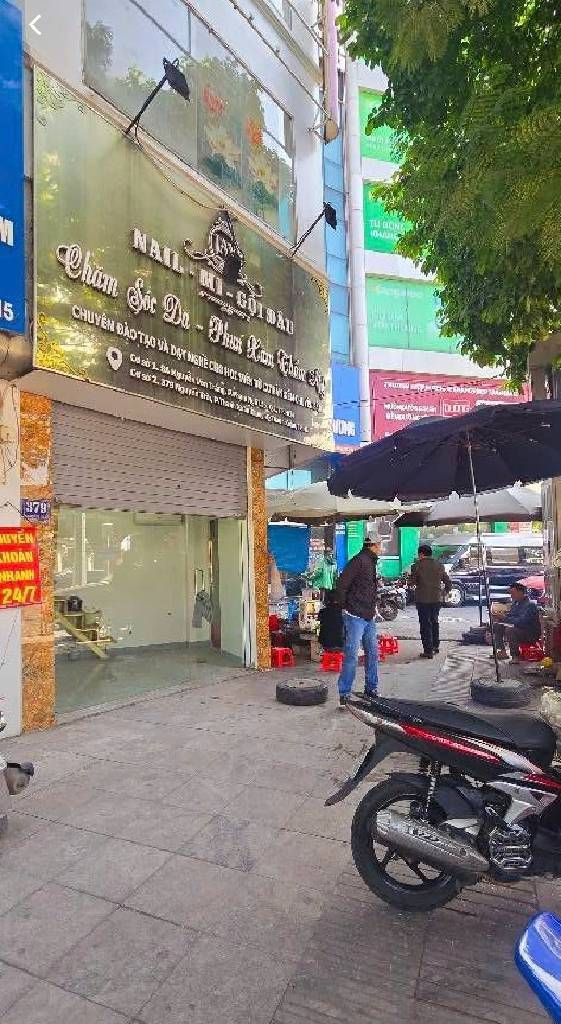 Bán nhà Nguyễn Trãi - diện tích 25m2 5 tầng - Mặt phố thênh thang, lô góc - giá 4,2 tỷ