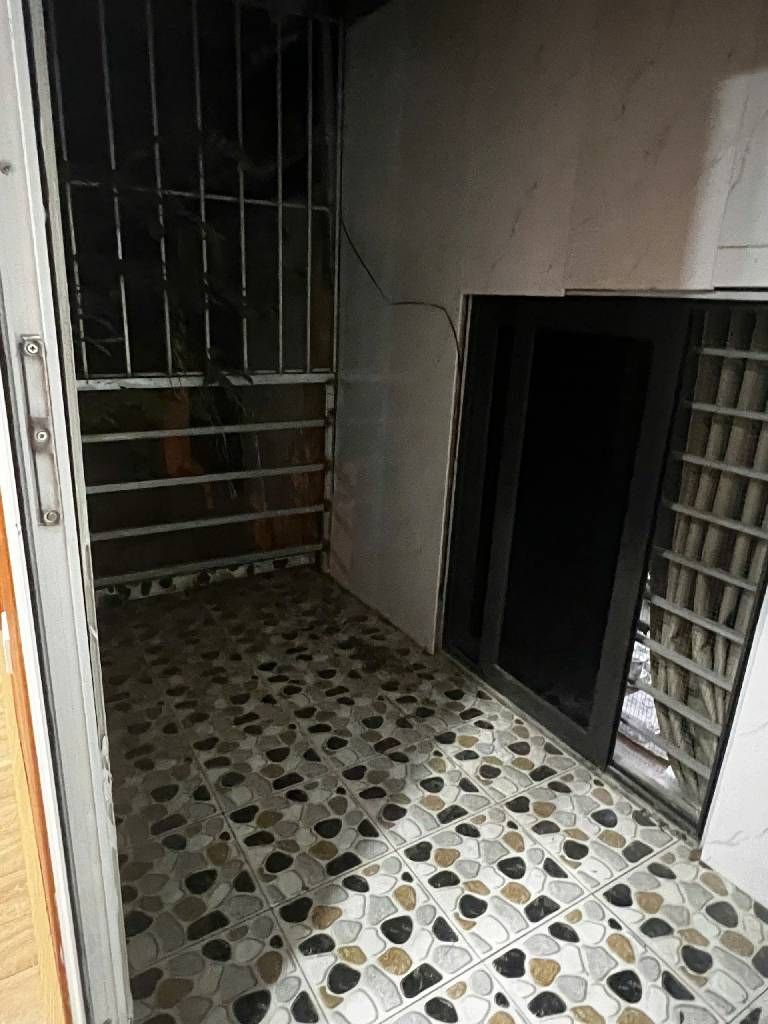 Bán nhà Tập thể Tân Mai - diện tích 55m2 2 tầng - Ô tô đỗ cửa - giá 3,75 tỷ