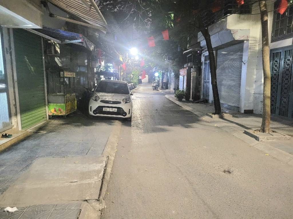 Bán nhà Nguyễn An Ninh - diện tích 18m2 3 tầng - ô tô qua nhà - giá 2,65 tỷ