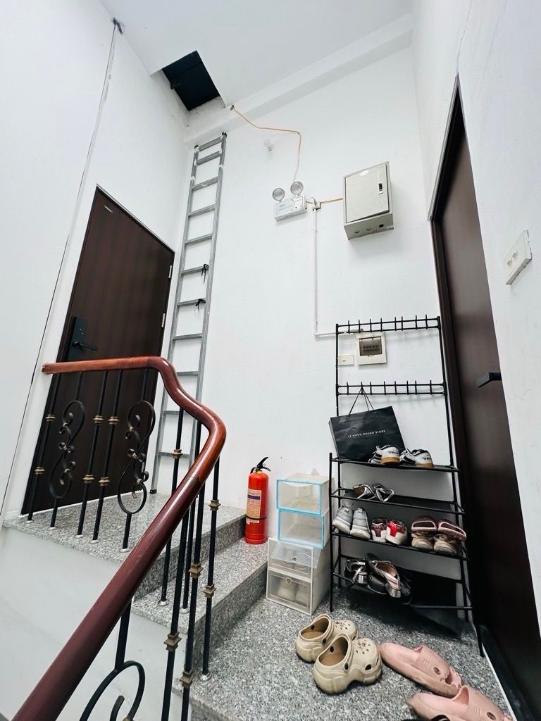 Bán nhà Nguyễn Văn Trỗi - diện tích 55.3m2 5 tầng - Ô tô dừng đỗ cách nhà ba bước chân - giá 15,8 tỷ