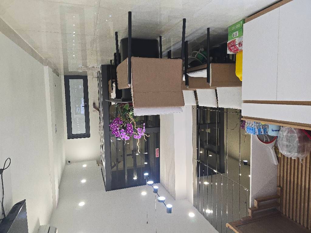 Bán nhà Dương Văn Bé - diện tích 45.6m2 6 tầng - Ô TÔ ĐỖ CỬA - giá 16 tỷ