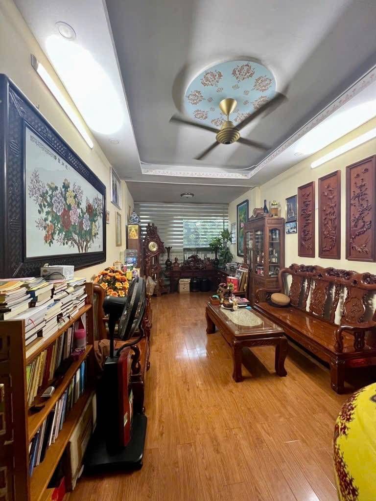 Bán nhà Khương Đình - diện tích 31m2 5 tầng - Nhà mặt phố, kinh doanh sầm uất - giá 17,9 tỷ