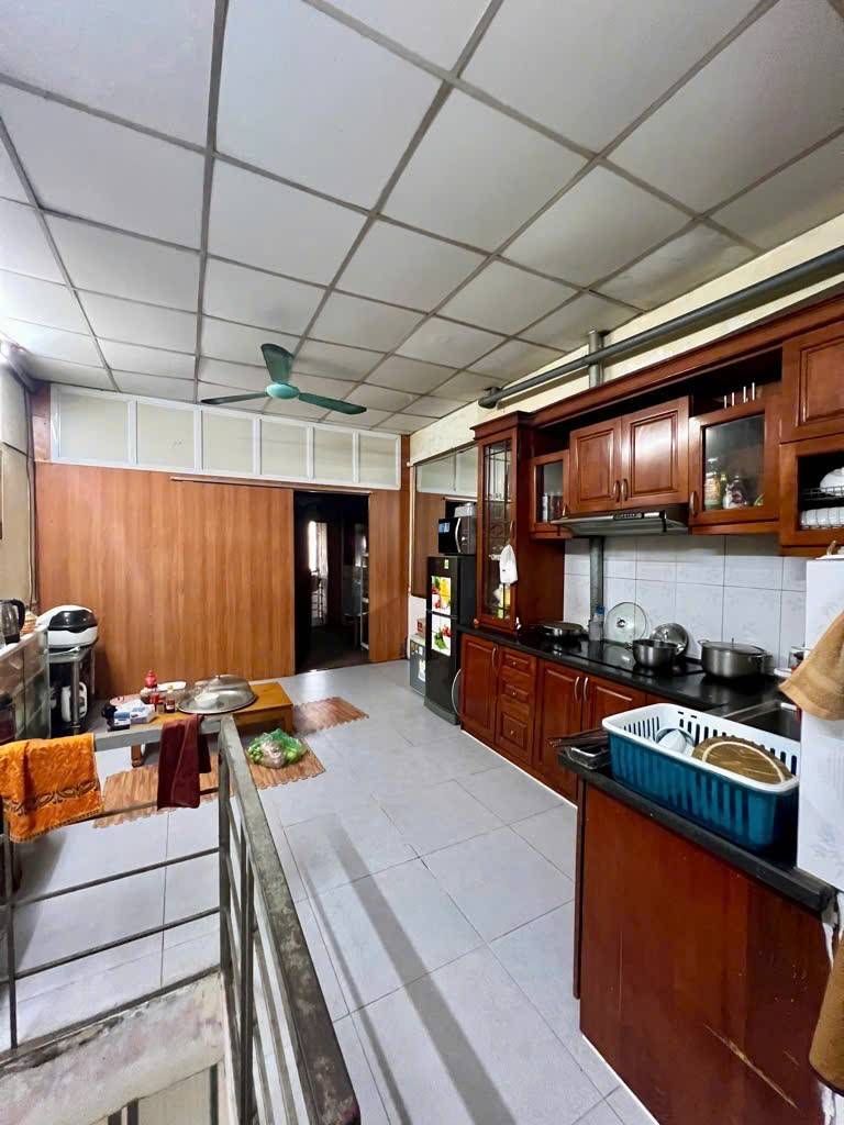 Bán nhà Khương Đình - diện tích 31m2 5 tầng - Nhà mặt phố, kinh doanh sầm uất - giá 17,9 tỷ