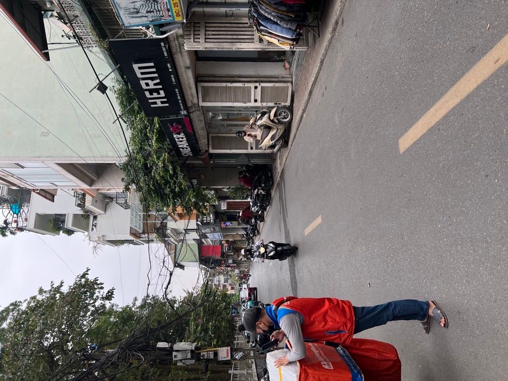 Bán nhà Trần Hữu Tước - diện tích 63.5m2 1 tầng - Mặt hồ, kinh doanh đắc địa - giá 22 tỷ