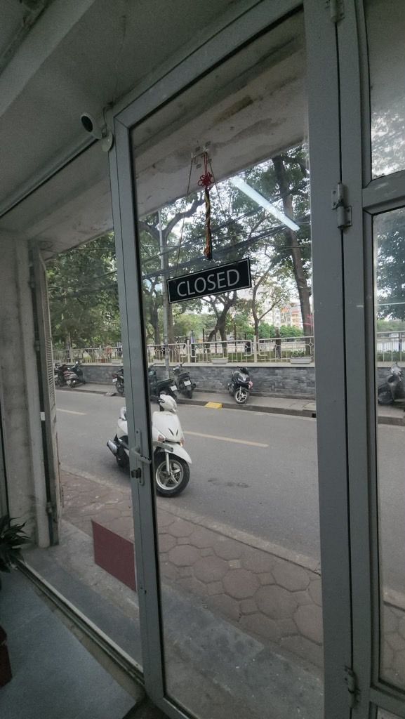 Bán nhà Trần Hữu Tước - diện tích 63.5m2 1 tầng - Mặt hồ, kinh doanh đắc địa - giá 22 tỷ