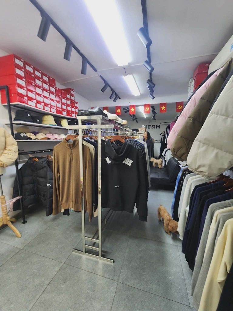 Bán nhà Trần Hữu Tước - diện tích 63.5m2 1 tầng - Mặt hồ, kinh doanh đắc địa - giá 22 tỷ