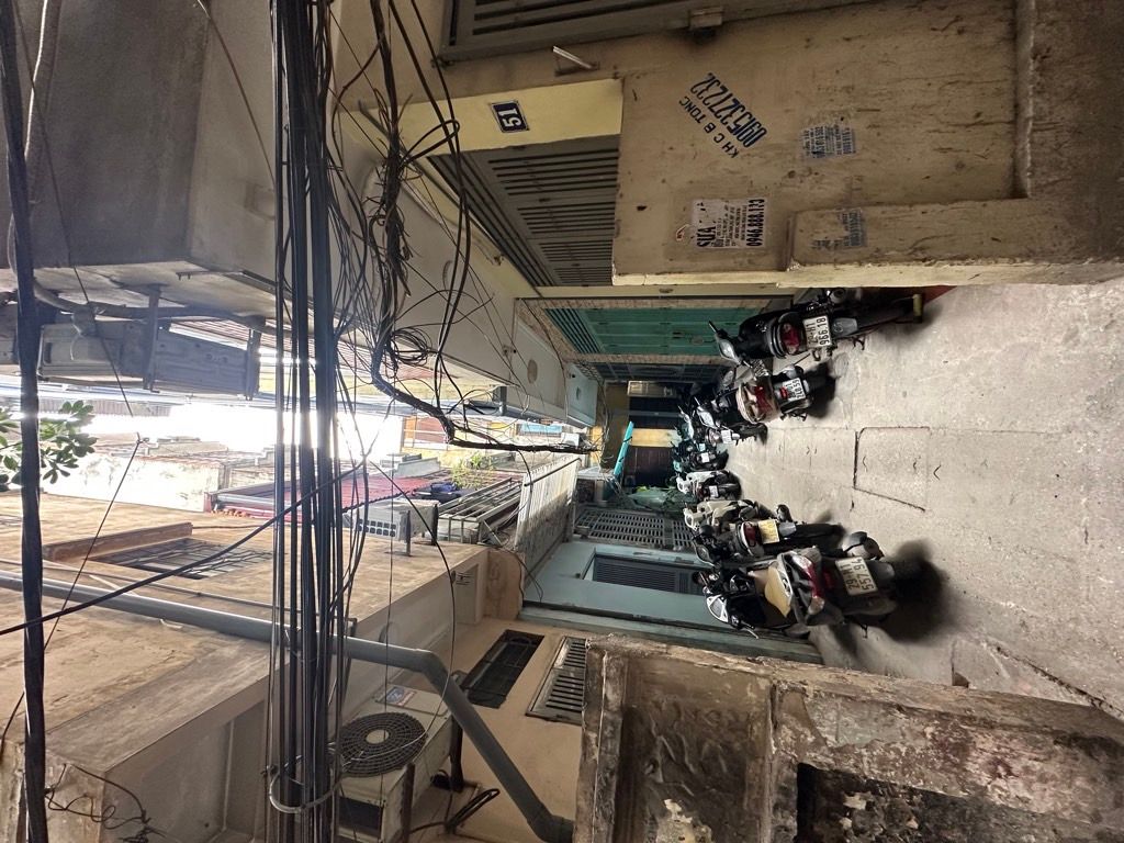 Bán nhà Võ Thị Sáu - diện tích 23m2 3 tầng - Nhà cũ cho sinh viên thuê - giá 3,5 tỷ