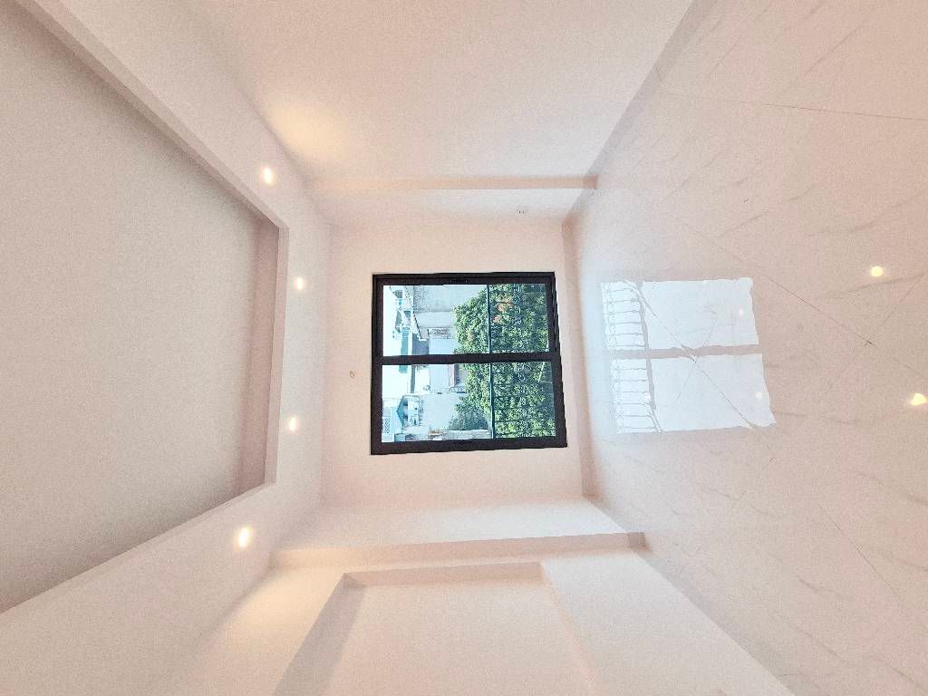 Bán nhà Thúy Lĩnh - diện tích 30m2 6 tầng - Nhà mới, thang máy, ô tô tải vào tận cổng - giá 7,25 tỷ