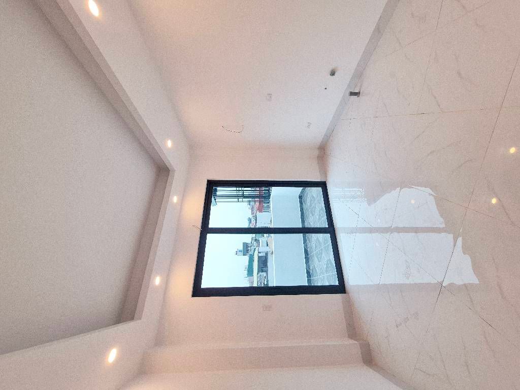 Bán nhà Thúy Lĩnh - diện tích 30m2 6 tầng - Nhà mới, thang máy, ô tô tải vào tận cổng - giá 7,25 tỷ