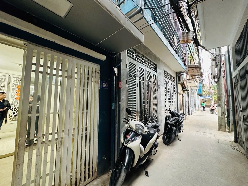 Bán nhà Định Công Thượng - diện tích 39m2 3 tầng - Nhà đẹp hiếm có - giá 3,35 tỷ