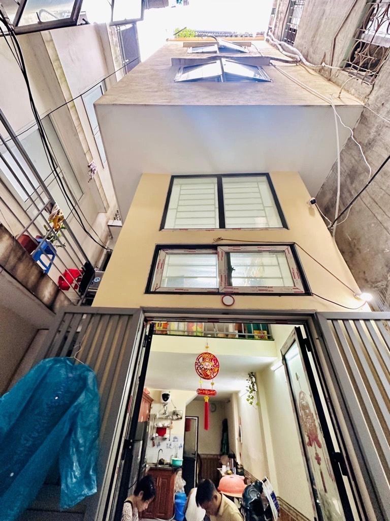 Bán nhà Thịnh Quang - diện tích 48m2 5 tầng - LÔ GÓC 3 THOÁNG - giá 9,9 tỷ