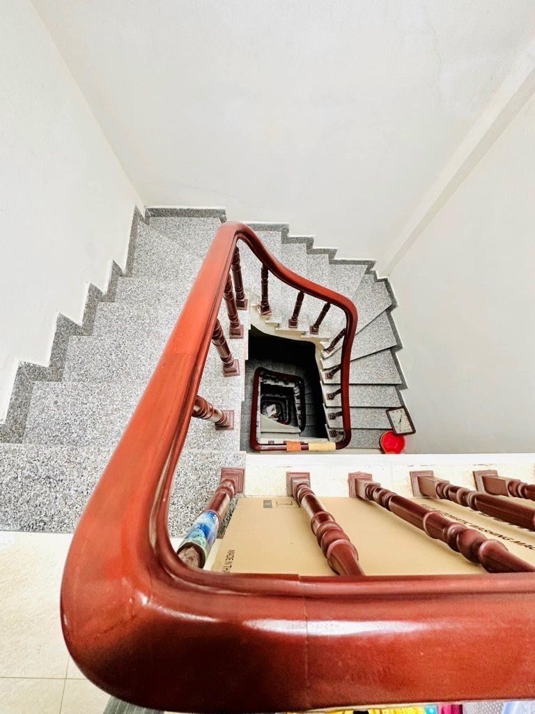 Bán nhà Thịnh Quang - diện tích 48m2 5 tầng - LÔ GÓC 3 THOÁNG - giá 9,9 tỷ