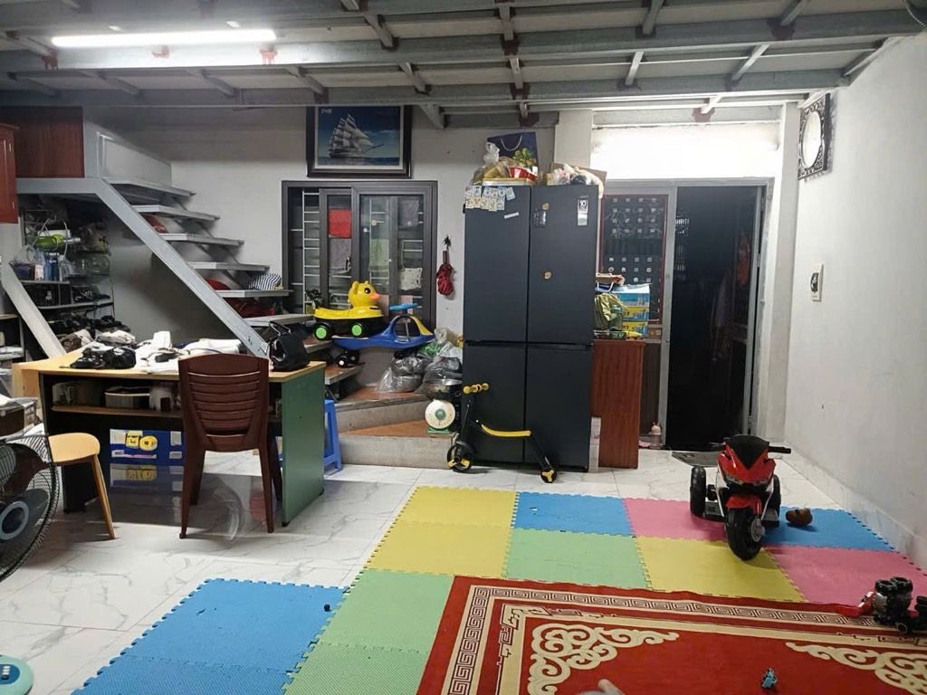 Bán nhà Giải Phóng - diện tích 33m2 2 tầng - Nhà cấp 4 giá bán đất - giá 6,8 tỷ