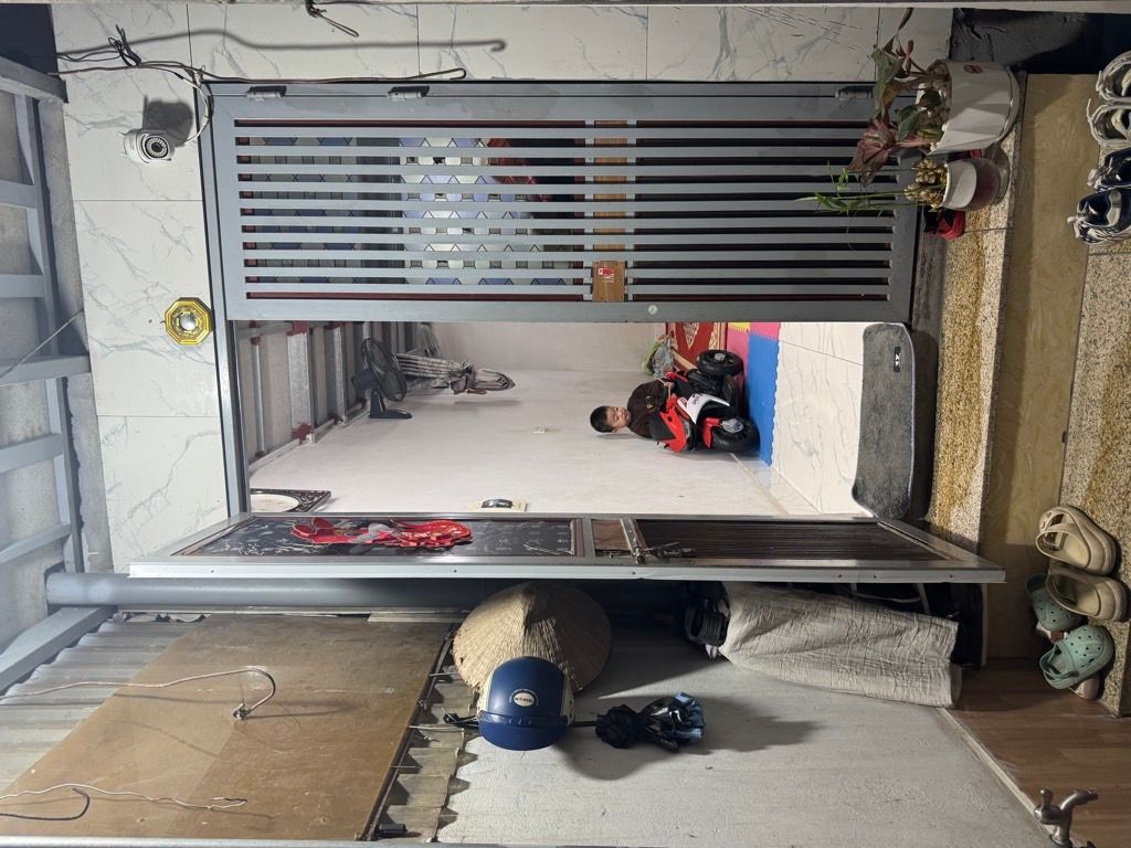 Bán nhà Giải Phóng - diện tích 33m2 2 tầng - Nhà cấp 4 giá bán đất - giá 6,8 tỷ