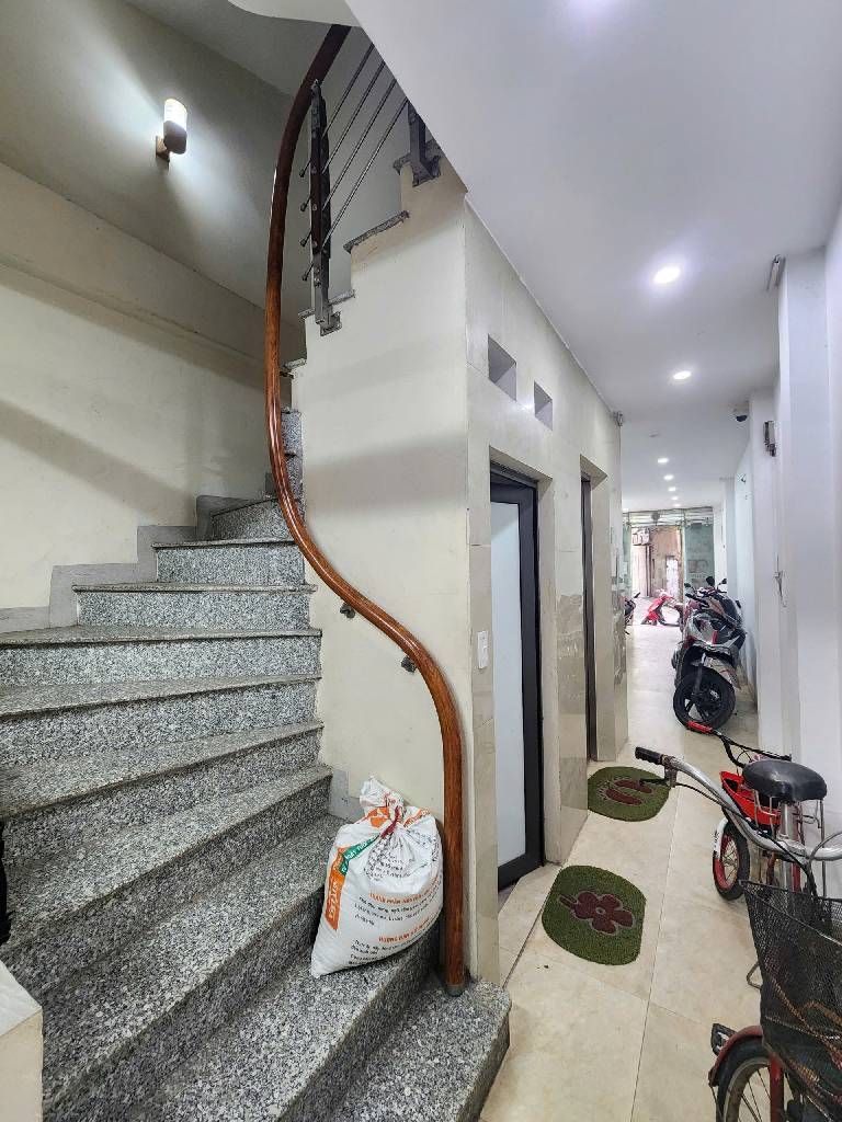 Bán nhà Quan Nhân - diện tích 56m2 6 tầng - Mặt ngõ ô tô tránh, kinh doanh - giá 20,3 tỷ