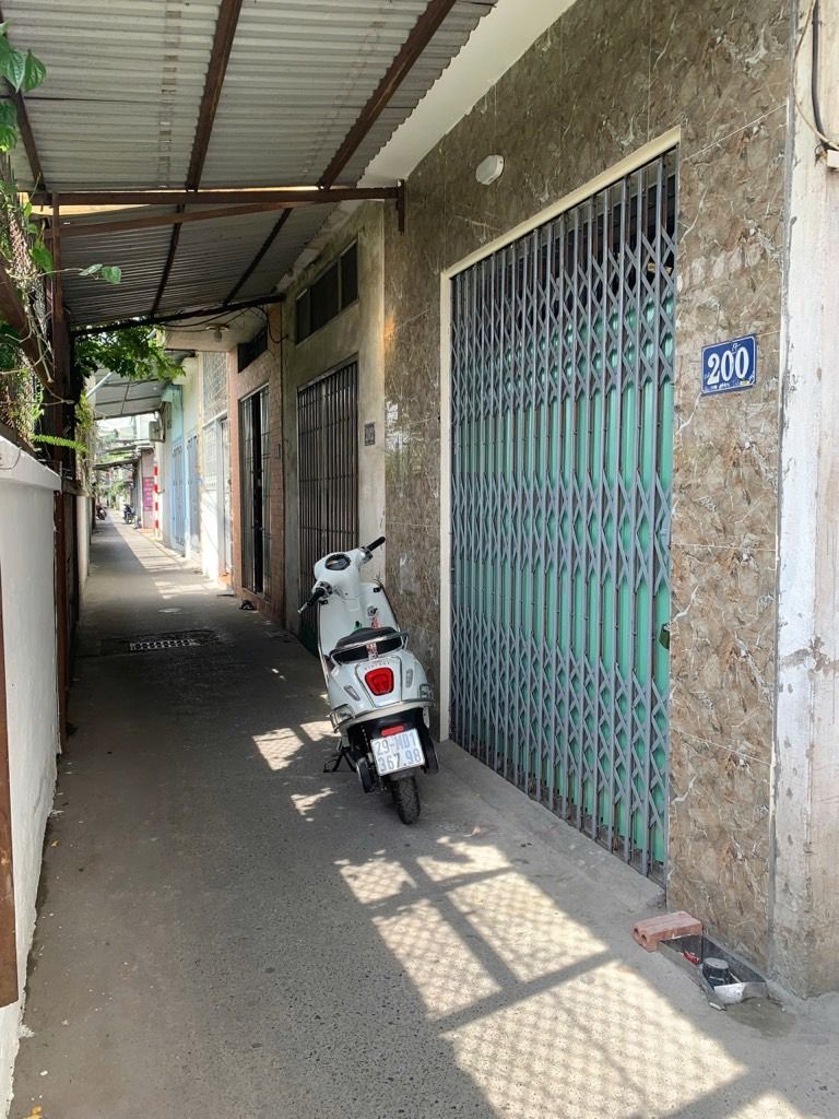 Bán nhà Giải Phóng - diện tích 43m2 2 tầng - Lô góc 3 mặt tiền - giá 3,65 tỷ