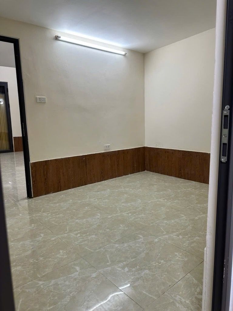 Bán nhà Giải Phóng - diện tích 43m2 2 tầng - Lô góc 3 mặt tiền - giá 3,65 tỷ