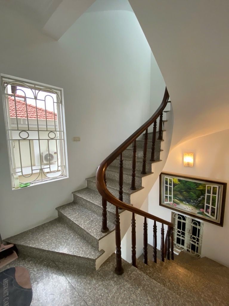 Bán nhà Hưng Phúc - diện tích 70m2 4 tầng - Nhà mặt phố giá trong ngõ, 2 thoáng trước sau, tương lai x2 giá trị đầu tư - giá 13,8 tỷ