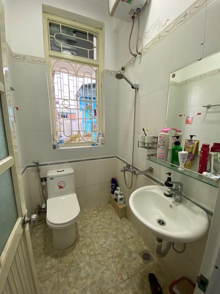 Bán nhà Hưng Phúc - diện tích 70m2 4 tầng - Nhà mặt phố giá trong ngõ, 2 thoáng trước sau, tương lai x2 giá trị đầu tư - giá 13,8 tỷ