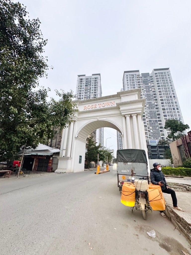 Bán nhà Ngọc Hồi - diện tích 71.8m2 22 tầng - Căn hộ Rose Town - giá 6,3 tỷ