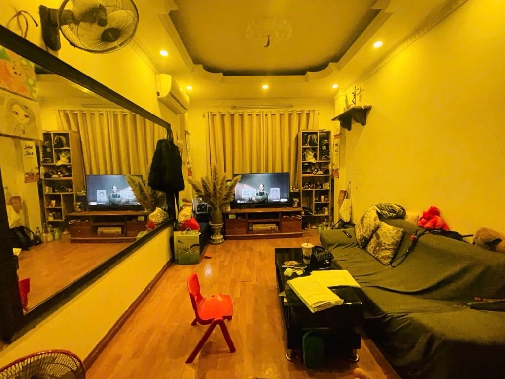 Bán nhà Nguyễn Phúc Lai - diện tích 17,8m2 5 tầng - Ô tô tránh - giá 7,9 tỷ