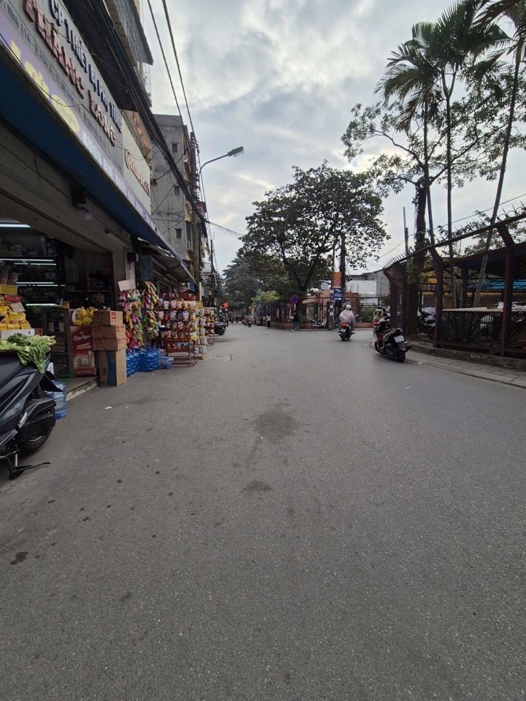 Bán nhà Chùa Bộc - diện tích 24,8m2 1 tầng - ô tô đỗ cửa - giá 4,5 tỷ