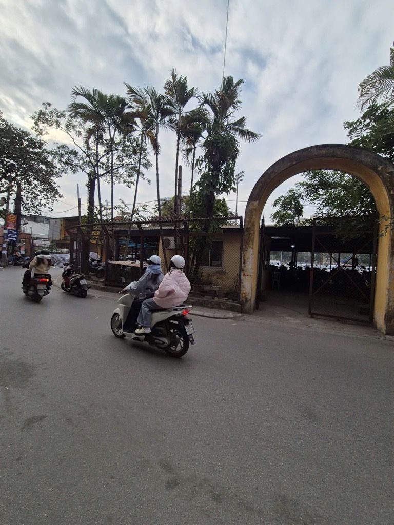 Bán nhà Chùa Bộc - diện tích 24,8m2 1 tầng - ô tô đỗ cửa - giá 4,5 tỷ