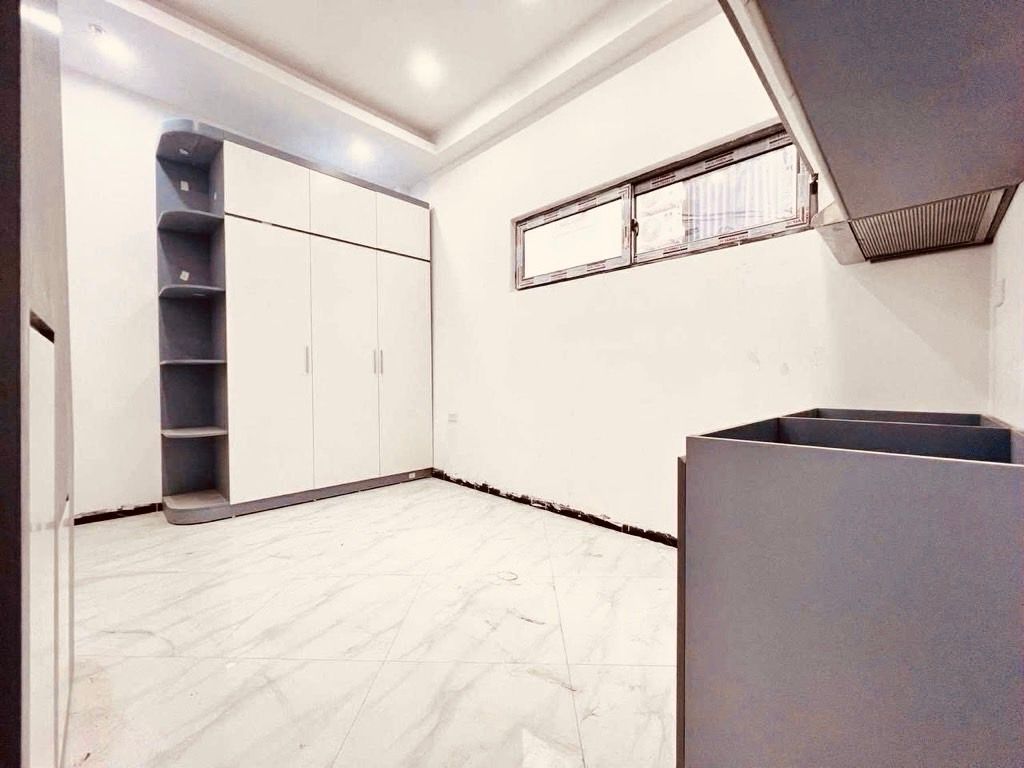 Bán nhà Vũ Tông Phan - diện tích 62m2 6 tầng - Ô TÔ QUA NHÀ - giá 16,28 tỷ