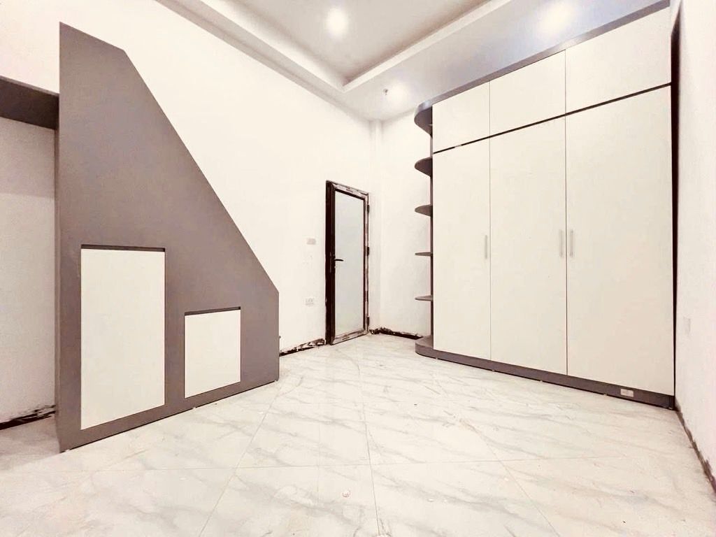 Bán nhà Vũ Tông Phan - diện tích 62m2 6 tầng - Ô TÔ QUA NHÀ - giá 16,28 tỷ