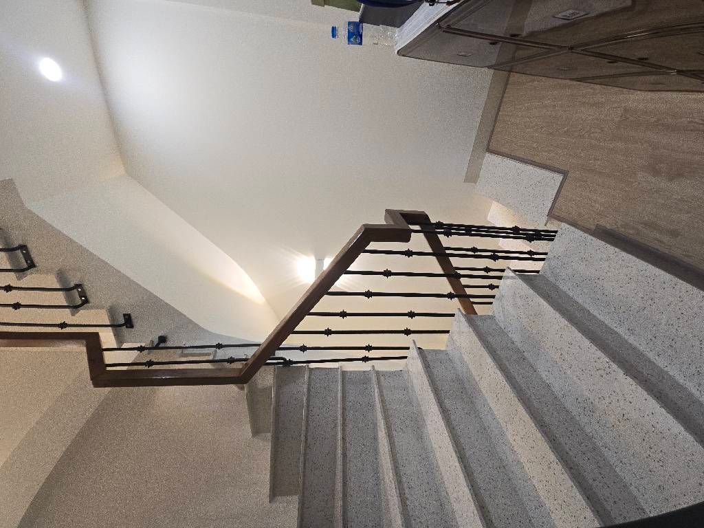 Bán nhà Dương Văn Bé - diện tích 45.6m2 6 tầng - Ô TÔ ĐỖ CỬA - giá 16 tỷ